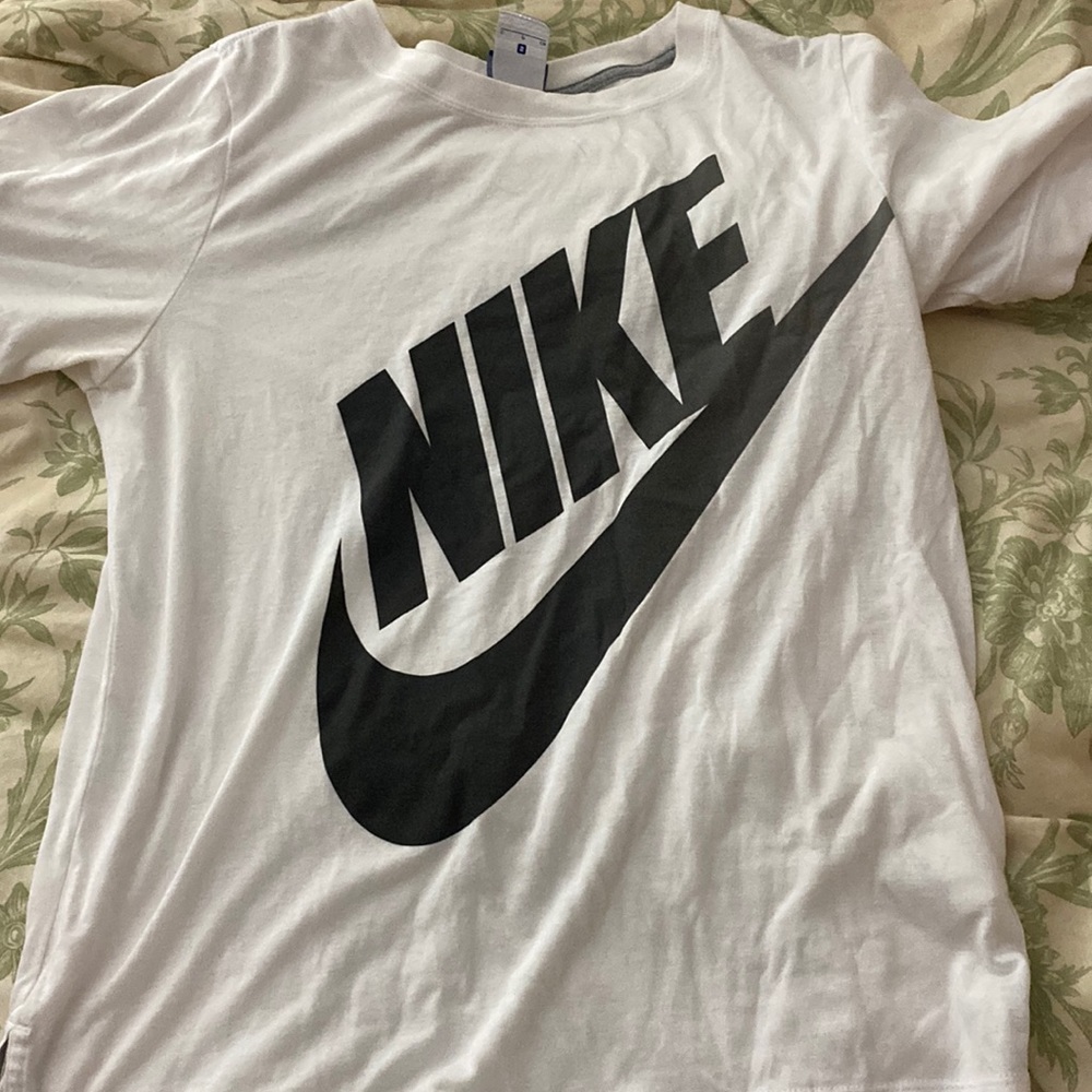 nike tshirt
